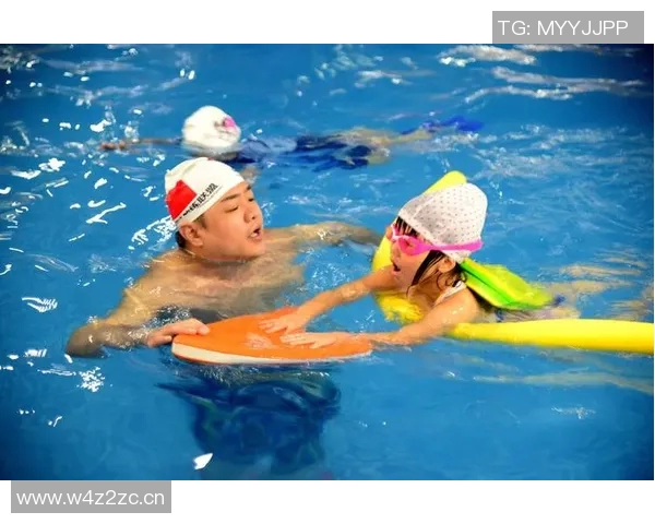 游泳教学全攻略 从基础动作到提高技巧的全面指导